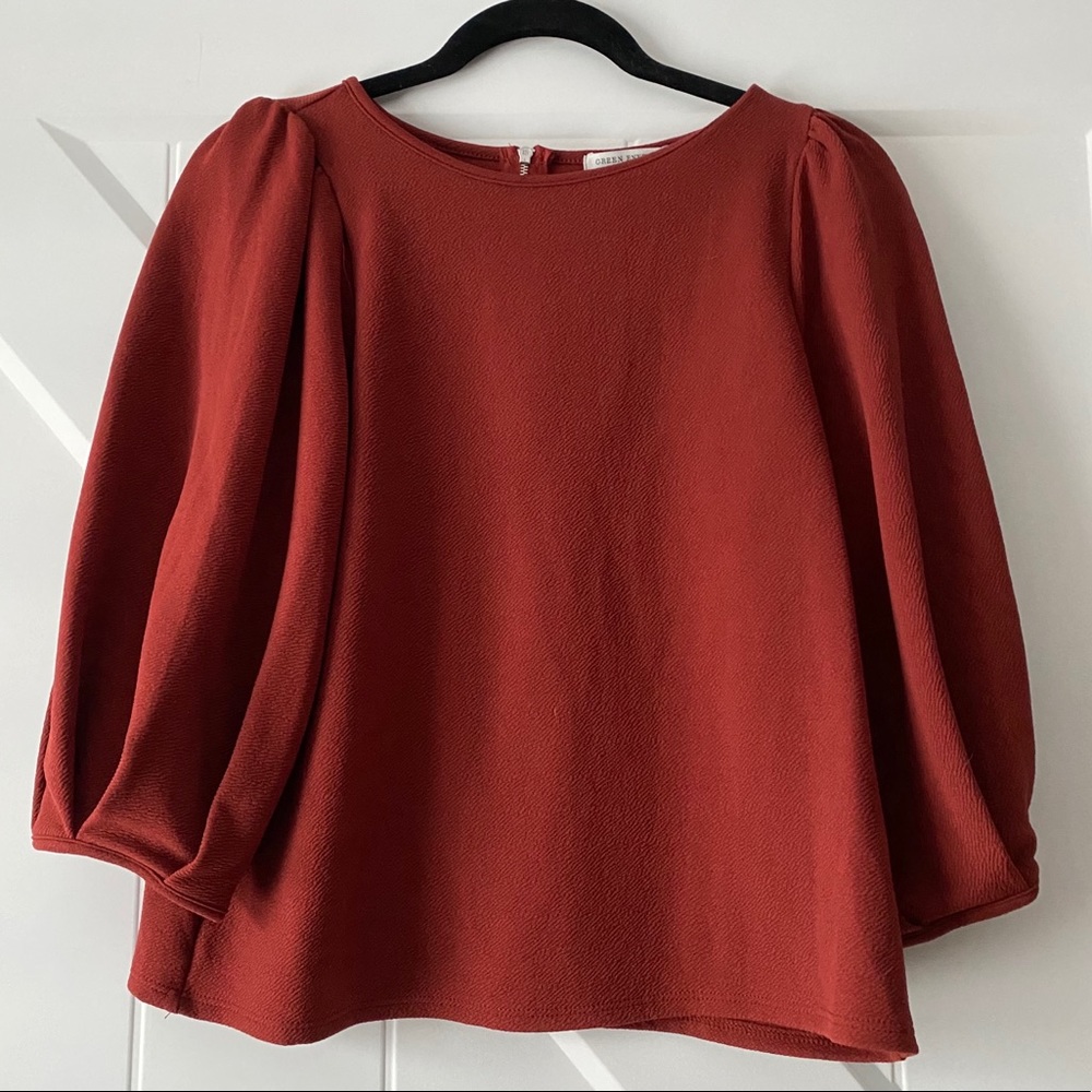 GREEN ENVELOPE | Top